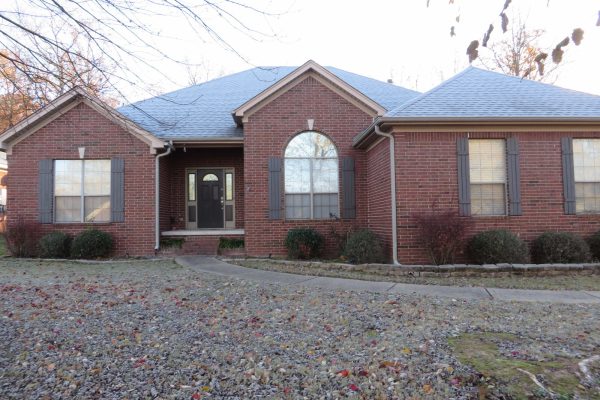 310 Fair Oaks Cove