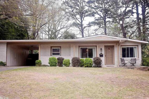 6 MOCKINGBIRD LANE