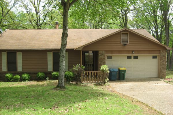 811 CEDAR RIDGE DR.