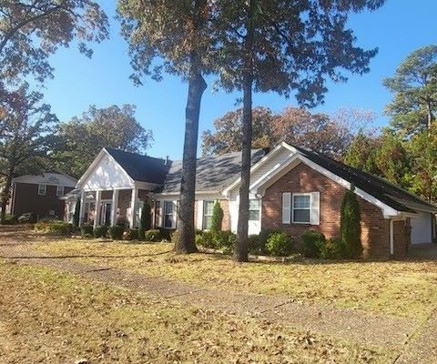 2318 N. Rodney Parham